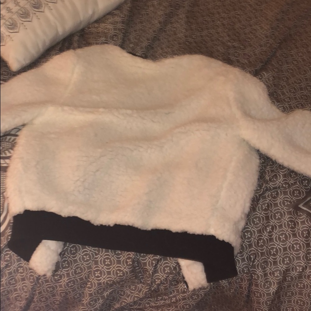 Fuzzy jacket - Picture 8 of 8